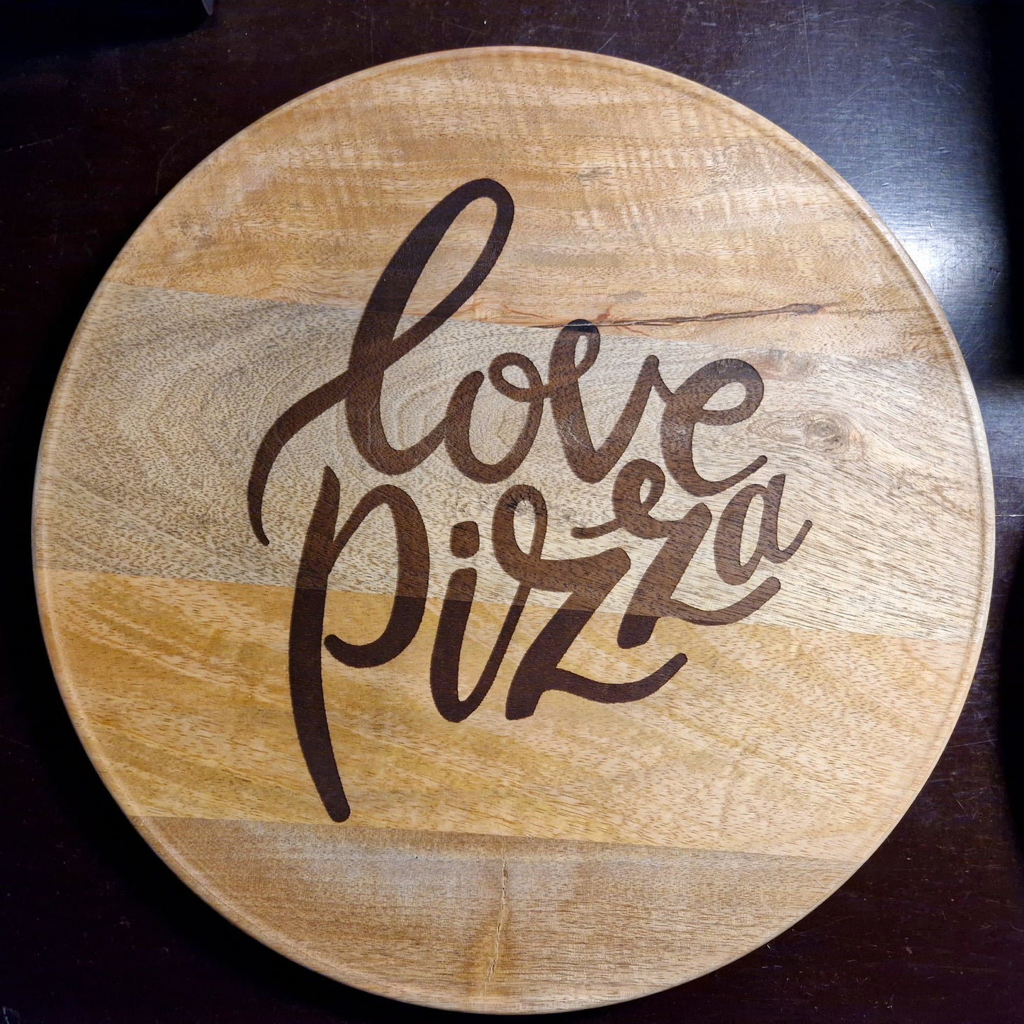 Pizzateller aus Mangoholz "Love Pizza"