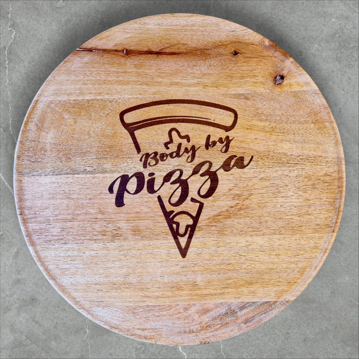 Pizzateller aus Mangoholz "Pizza Body" - Pirouette Handmade