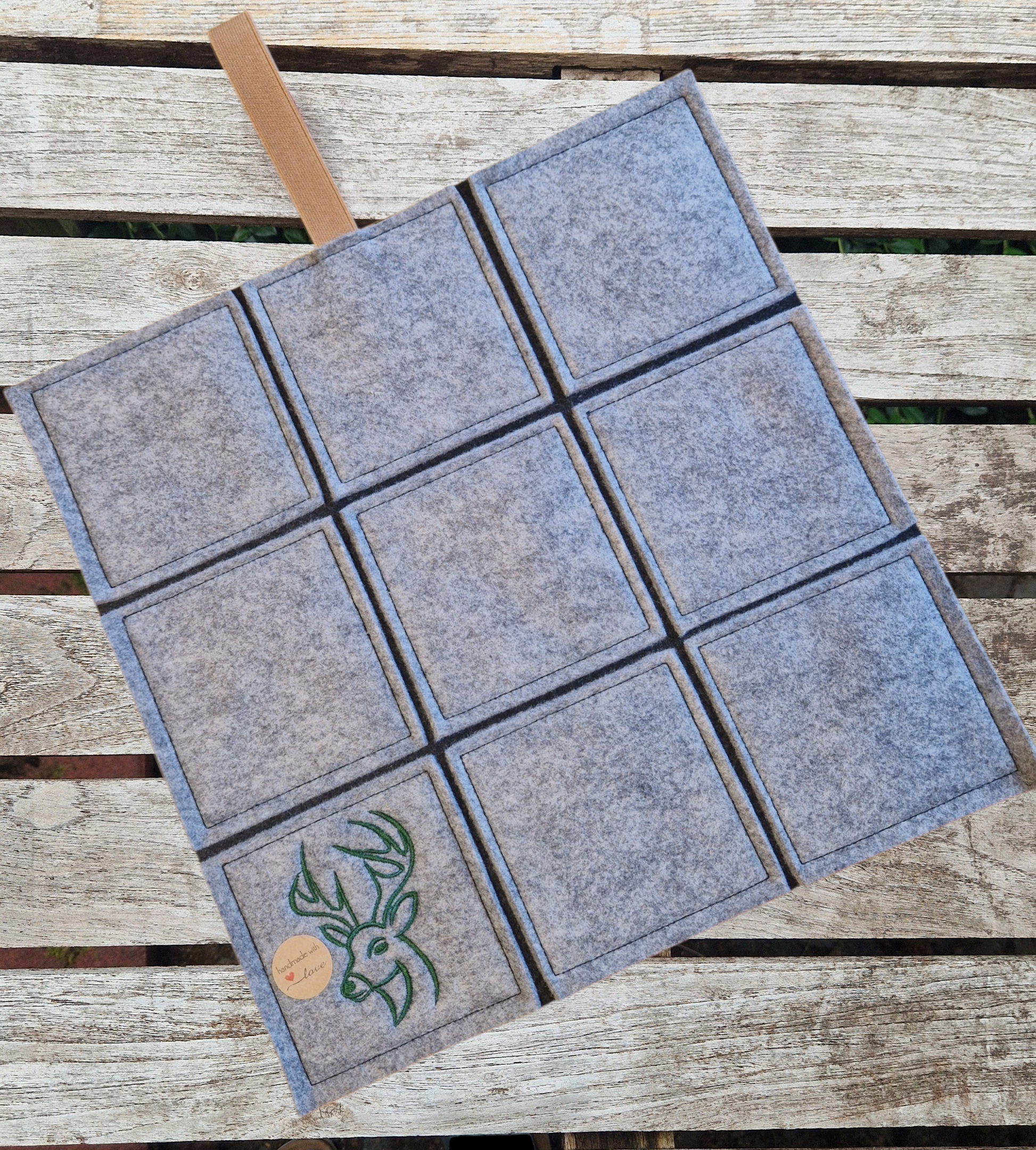 Praktisches Sitzkissen to Go mit Bestickung "Hirsch" für Camping, Wandern, Outdoor, Festivals u.v.m. (Kopie) (Kopie) - Pirouette Handmade