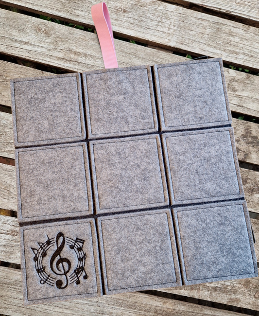 Praktisches Sitzkissen to Go mit Bestickung "Musik" für Camping, Wandern, Outdoor, Festivals u.v.m. (Kopie) (Kopie) (Kopie) (Kopie) - Pirouette Handmade