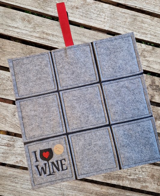 Praktisches Sitzkissen to Go mit Bestickung "WeinLiebe" für Camping, Wandern, Outdoor, Festivals u.v.m. (Kopie) (Kopie) (Kopie) (Kopie) (Kopie) - Pirouette Handmade