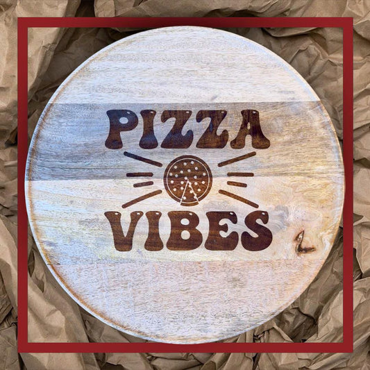 Pizzateller aus Mangoholz "Pizza Vibes" - Pirouette Handmade
