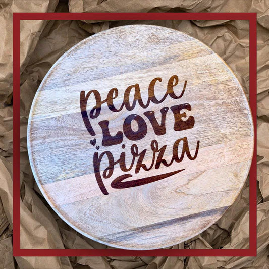 Pizzateller aus Mangoholz "Peace Love Pizza" - Pirouette Handmade