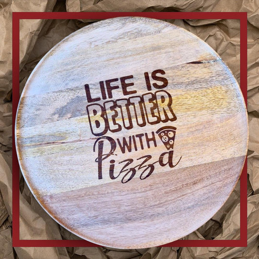 Pizzateller aus Mangoholz "Life is better with Pizza" - Pirouette Handmade