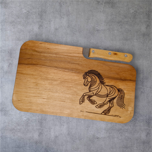 Holzbrettchen mit Messer "Pferd" - Pirouette Handmade